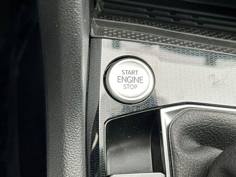 New 2026 Volkswagen Taos SE image 21