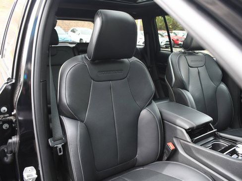 Used 2024 Jeep Grand Cherokee Overland w/ Advanced Protech Group III image 27