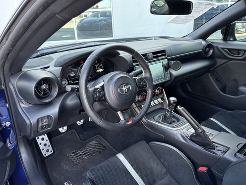 Used 2025 Toyota GR86 Premium RWD image 20