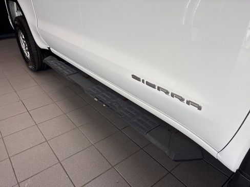 Used 2019 GMC Sierra 1500 4x4 Crew Cab w/ Convenience Package image 12