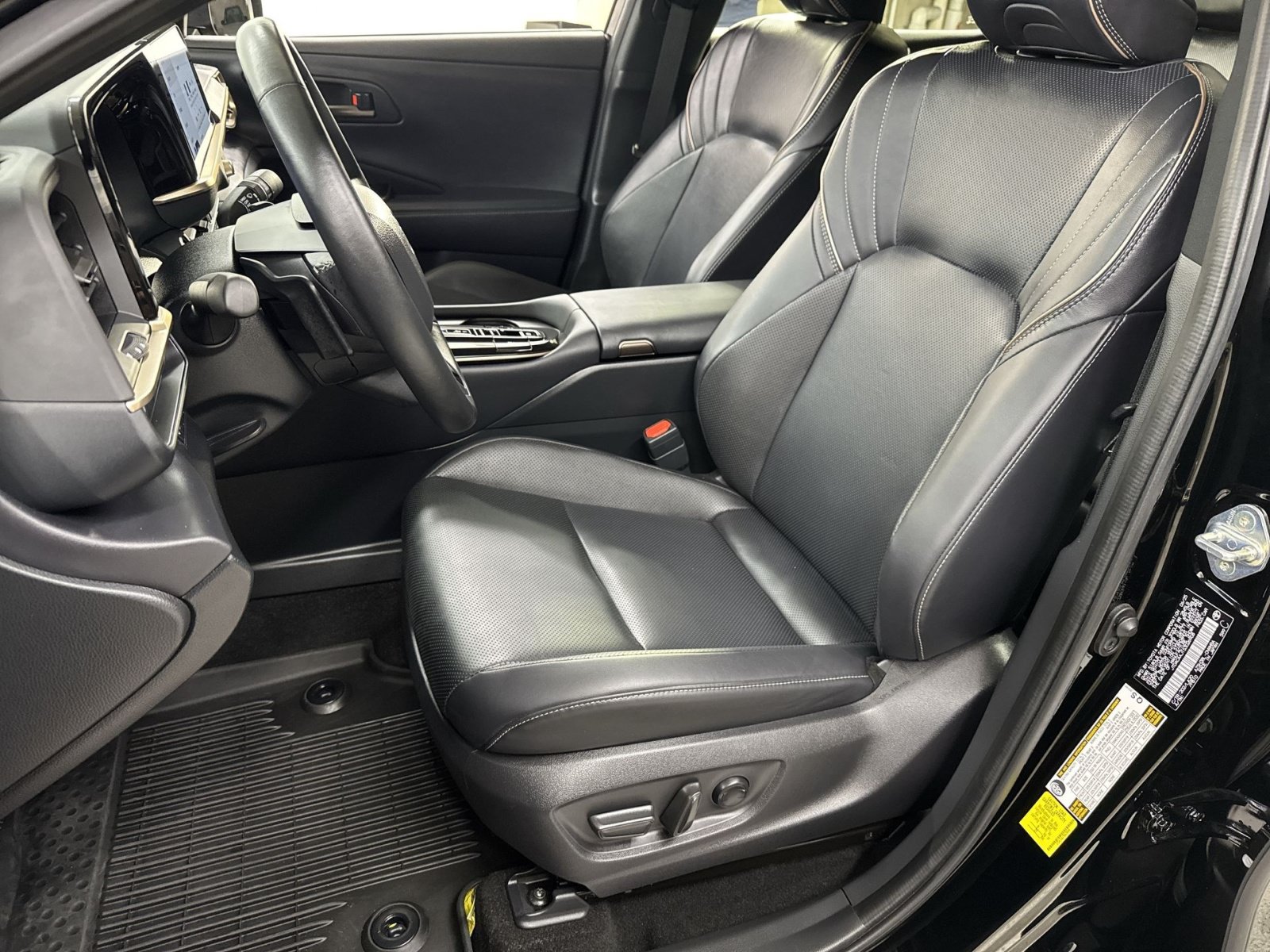 Used 2025 Toyota Crown Signia AWD/4WD image 25