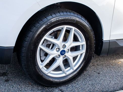 Used 2022 Ford Edge SEL image 5