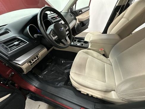 Used 2017 Subaru Outback 2.5i Premium image 13