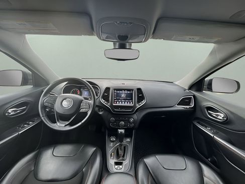 Used 2020 Jeep Cherokee Trailhawk w/ Cold Weather Group image 19