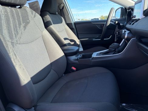 Used 2024 Toyota RAV4 LE AWD/4WD image 31