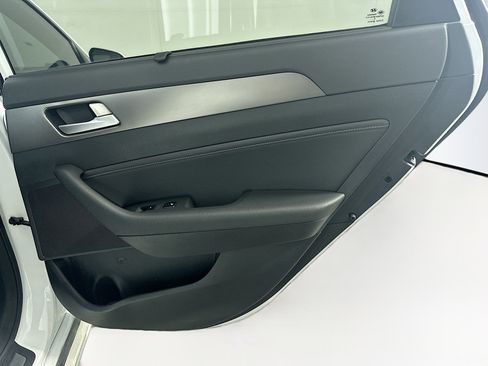 Used 2015 Hyundai Sonata Limited 2.0T image 32