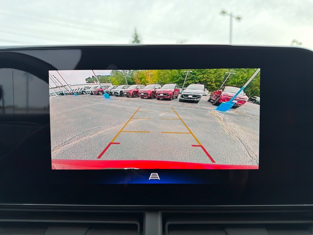Used 2024 Chevrolet Trax RS w/ Driver Confidence Package FWD image 20