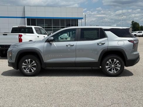 New 2027 Chevrolet Equinox LT w/ Convenience Package II FWD image 2