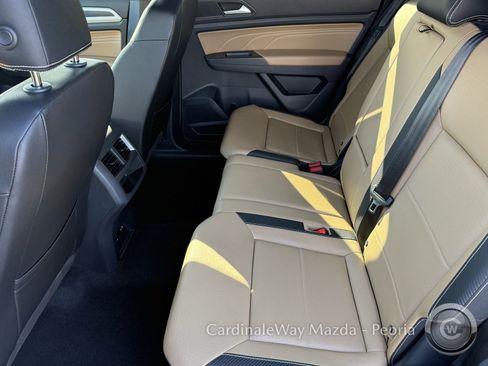 Used 2023 Volkswagen Atlas Cross Sport SE image 16