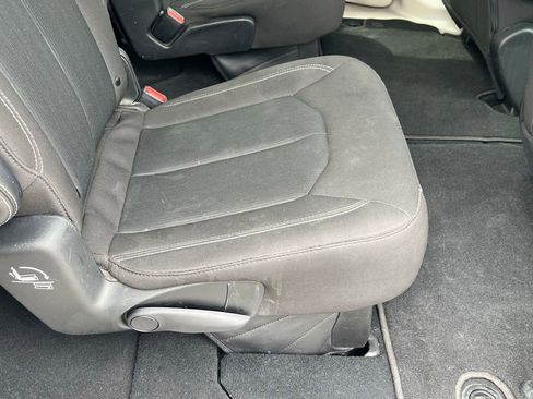 Used 2023 Chrysler Voyager LX FWD image 18