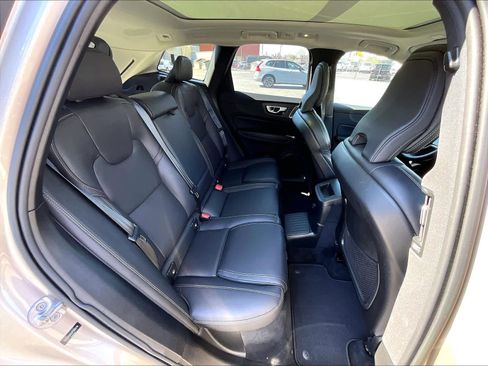 Used 2023 Volvo XC60 T8 Ultimate image 30