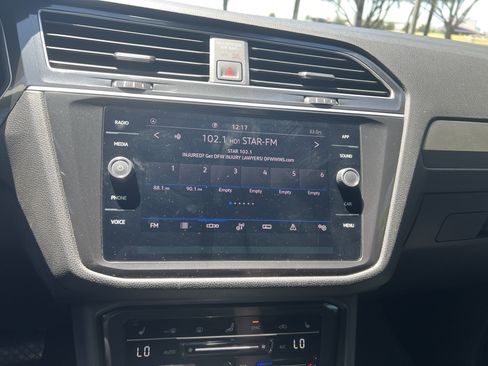 Used 2024 Volkswagen Tiguan SE FWD image 20