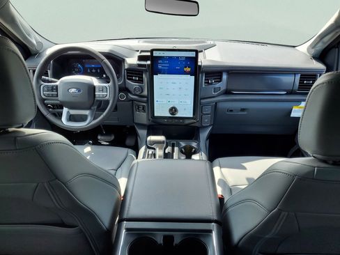 New 2025 Ford F150 Lightning Flash AWD/4WD image 32