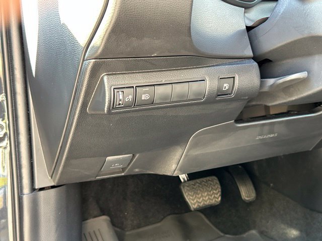 Used 2026 Toyota Corolla LE w/ LE Premium Package AWD/4WD image 18
