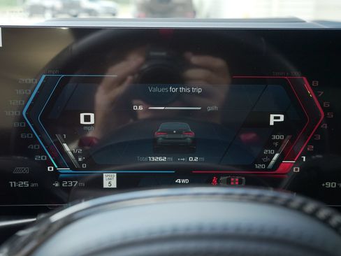 Used 2025 BMW M4 xDrive Competition AWD/4WD image 12