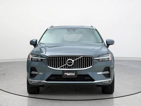 Used 2023 Volvo XC60 B5 Plus w/ Climate Package AWD/4WD image 4
