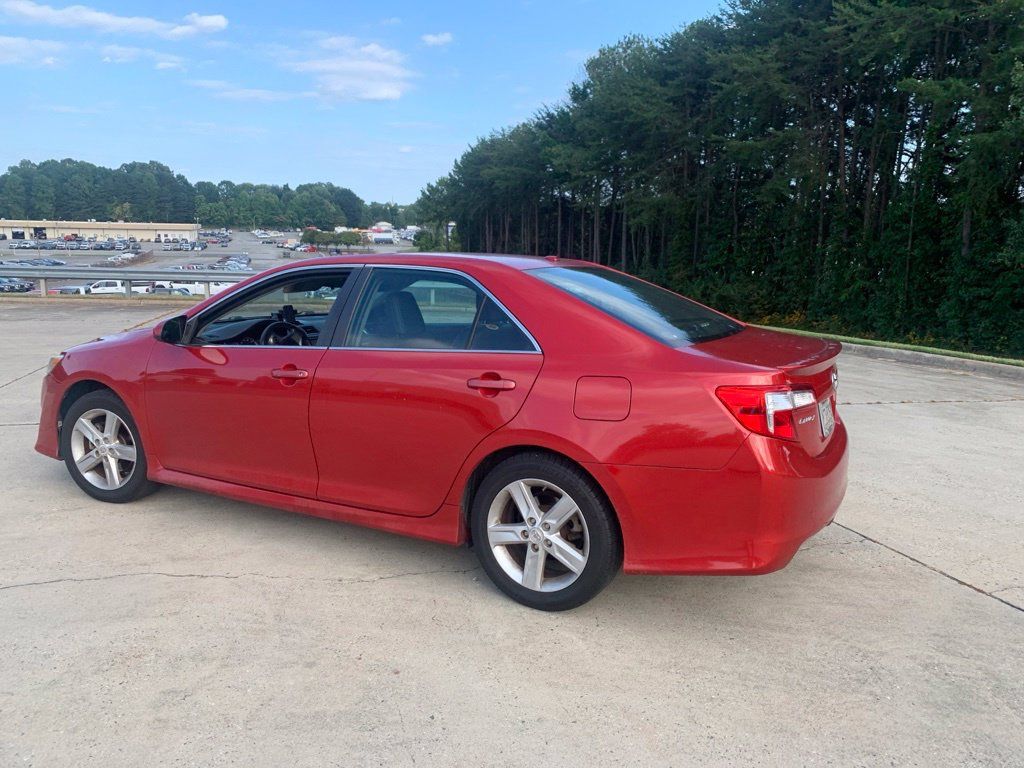 Used 2012 Toyota Camry SE FWD image 12