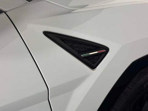 Used 2023 Lamborghini Urus S AWD/4WD image 22