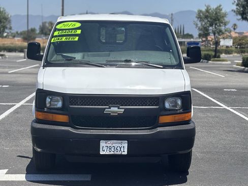 Used 2016 Chevrolet Express 2500 RWD image 2
