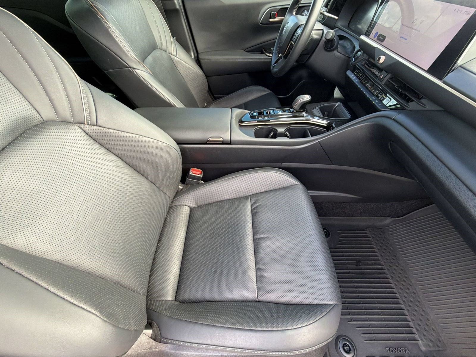 Used 2024 Toyota Crown AWD/4WD image 24