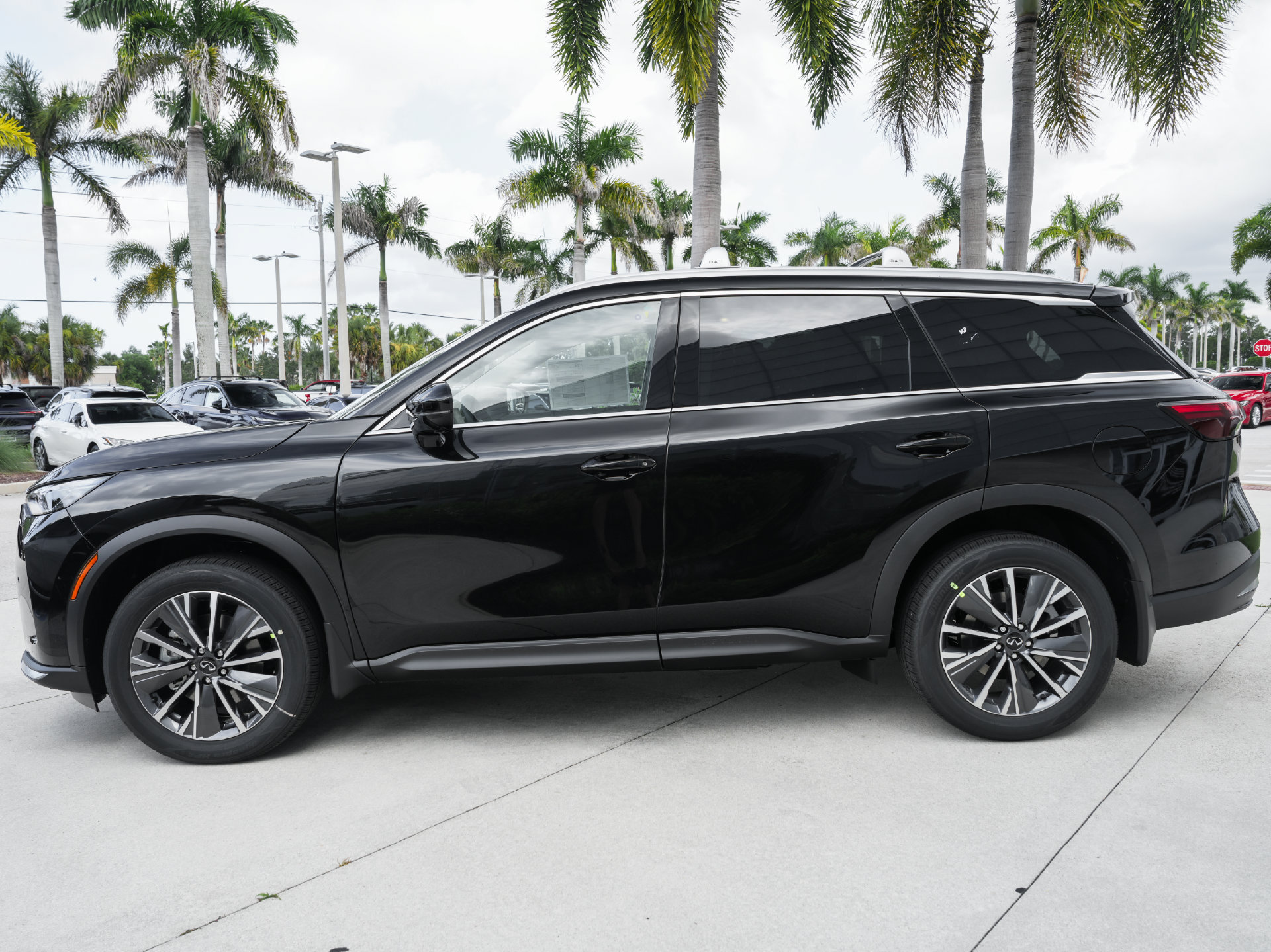 New 2027 INFINITI QX60 Luxe w/ Cargo Package FWD image 21