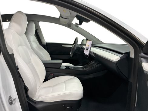 Certified 2023 Tesla Model Y AWD image 13