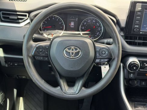 Used 2020 Toyota RAV4 LE FWD image 11