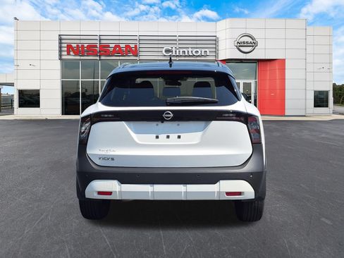 Used 2026 Nissan Kicks SV w/ Charging Package FWD image 4