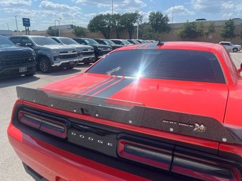 Used 2022 Dodge Challenger R/T Scat Pack RWD image 8