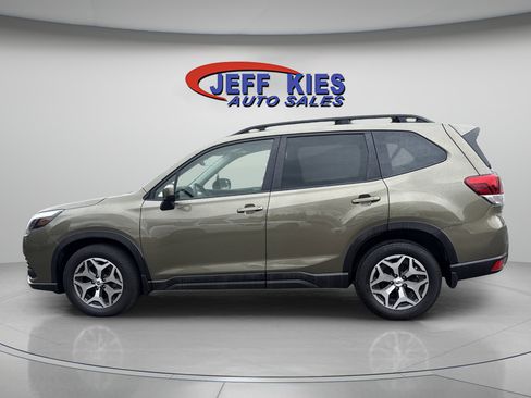 Used 2023 Subaru Forester Premium AWD/4WD image 8