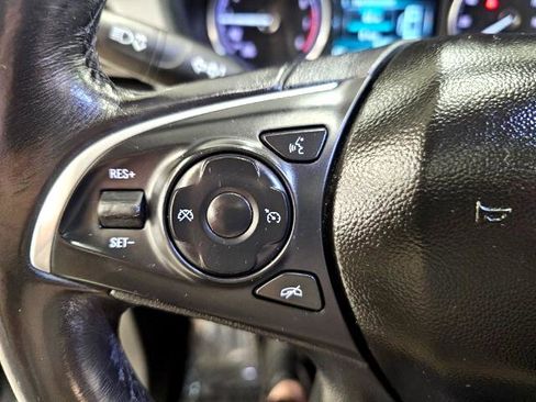 Used 2019 Buick Enclave Essence image 11