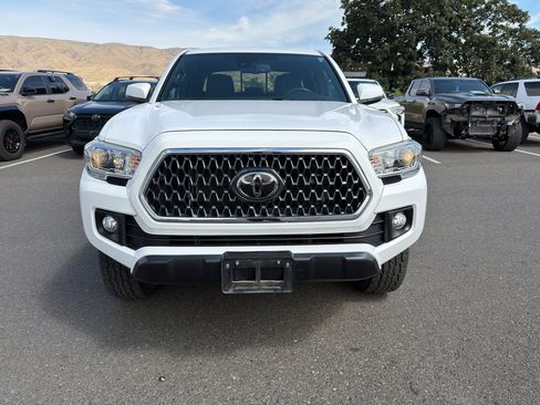 Certified 2019 Toyota Tacoma TRD Off-Road w/ Technology Package AWD/4WD image 12