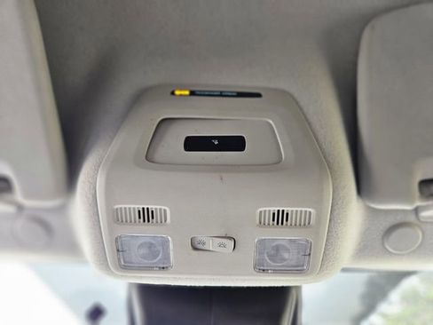 Used 2023 Ford Transit 250 Medium Roof image 33