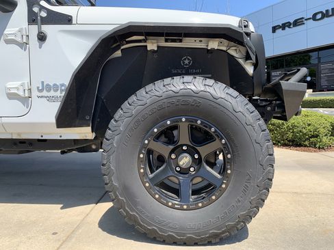 Used 2018 Jeep Wrangler Unlimited Sport AWD/4WD image 13