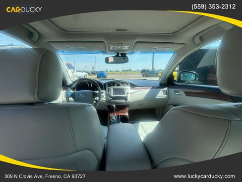 Used 2012 Toyota Avalon Limited image 22