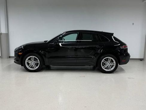 Certified 2025 Porsche Macan image 2