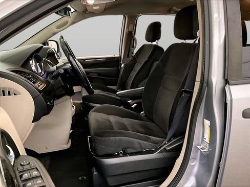 Used 2019 Dodge Grand Caravan SE w/ Rear Park Assist Package FWD image 25