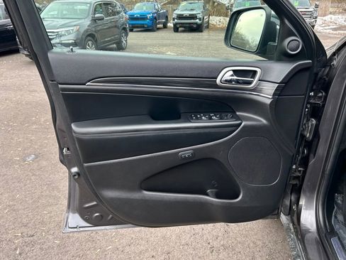 Used 2019 Jeep Grand Cherokee Limited w/ Trailer Tow Group IV image 18