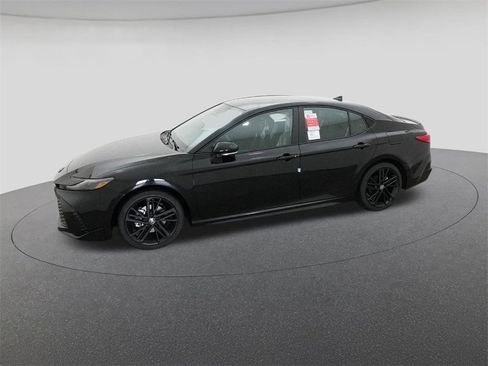 New 2026 Toyota Camry Hybrid image 2