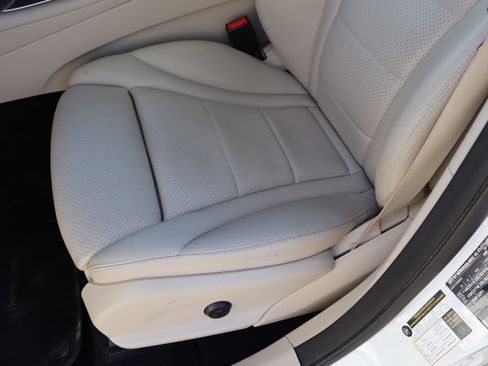 Used 2022 Mercedes-Benz GLC 300 4MATIC image 17