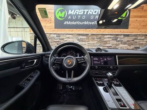 Used 2023 Porsche Macan AWD/4WD image 16