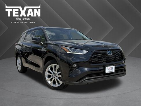 Used 2021 Toyota Highlander Limited image 1