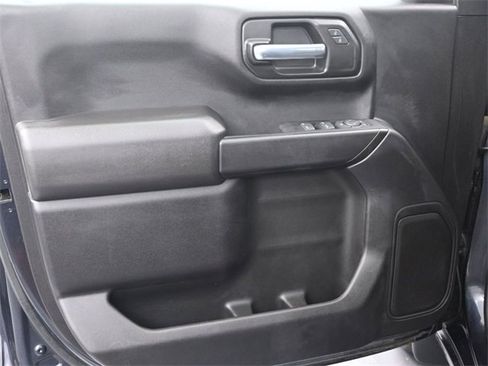 Used 2022 Chevrolet Silverado 1500 Custom image 9