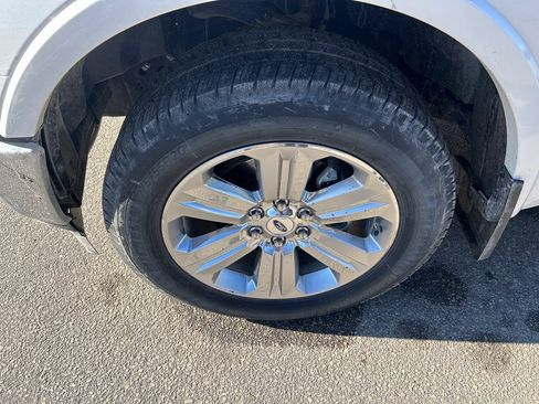 Used 2019 Ford F150 Lariat w/ Equipment Group 502A Luxury image 27