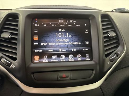 Used 2015 Jeep Cherokee Trailhawk w/ Cold Weather Group AWD/4WD image 6