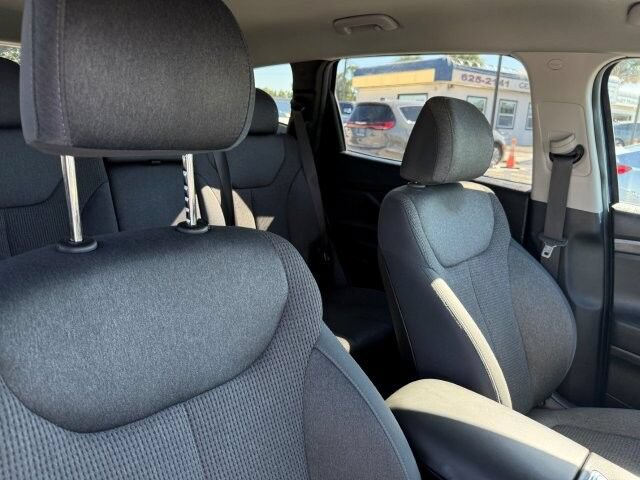 Used 2021 Hyundai Santa Fe SEL FWD image 12