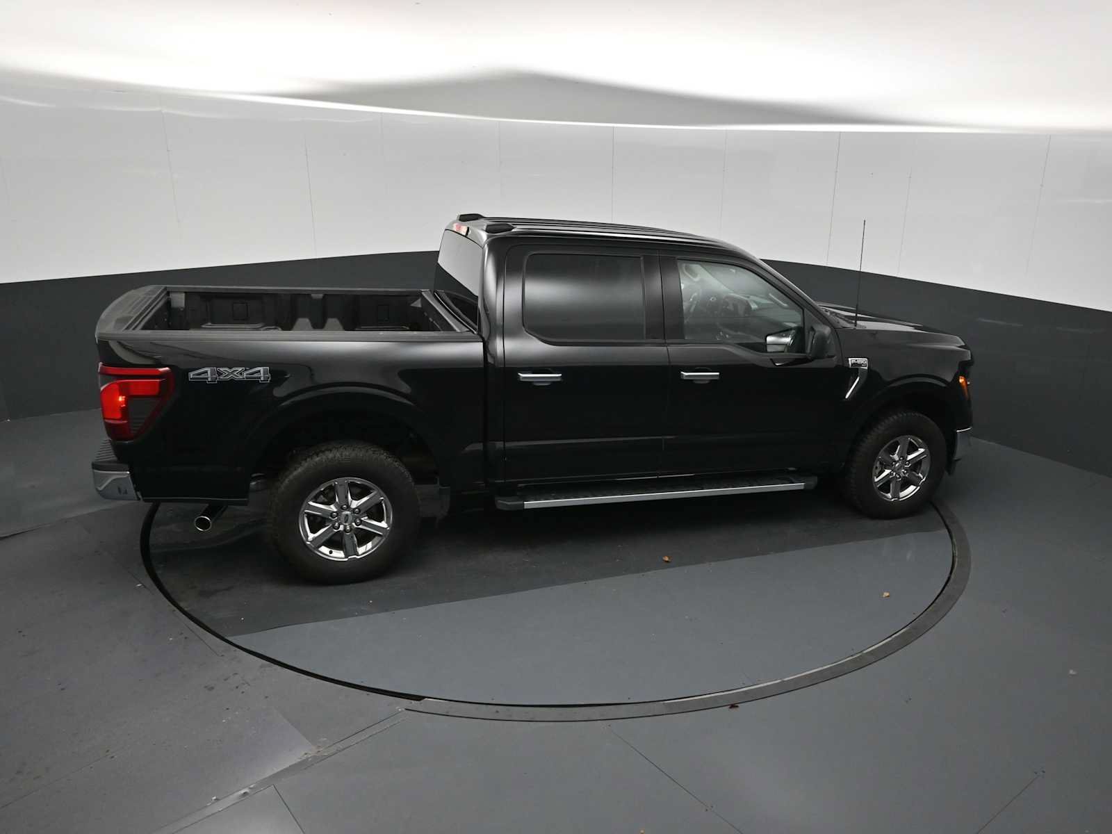 Used 2025 Ford F150 XLT w/ Equipment Group 301A Standard AWD/4WD image 17