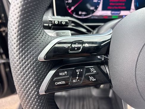 Used 2025 Mercedes-Benz GLC 350e 4MATIC image 19