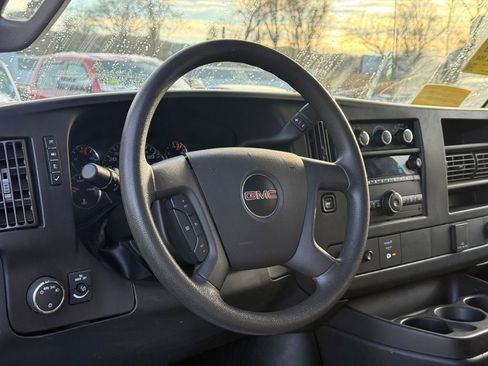 Used 2017 GMC Savana 2500 image 17
