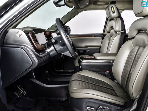 Used 2022 Rivian R1T Adventure AWD/4WD image 13